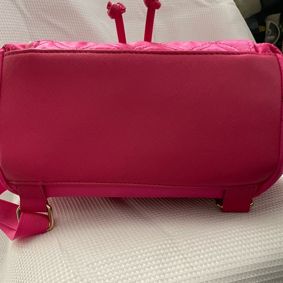 Vera New York magenta pink textured quilted backpack - Picture 5 of 15